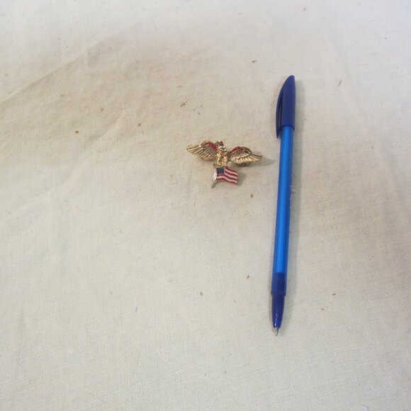 EAGLE USA PIN W/RHINESTONES & ENAMEL GOLD TONE - Picture 3 of 4